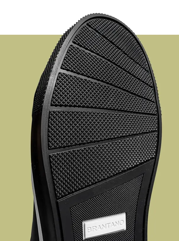 Suela antiderrapante diseñada para proporcionar tracción superior en diversas superficies.