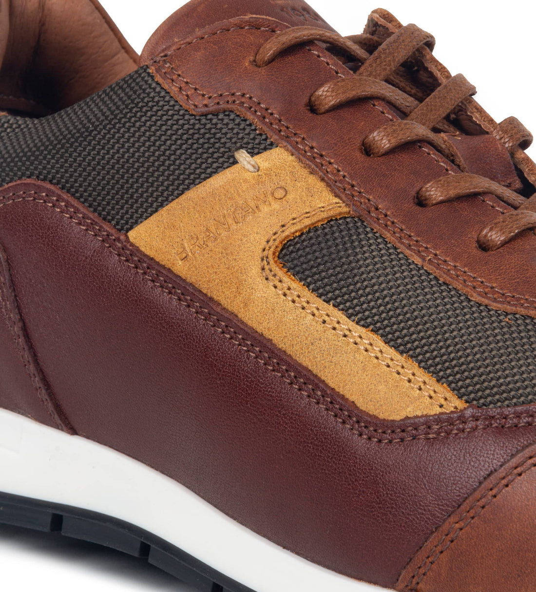 CAMARO. SNEAKERS PIEL CAFÉ